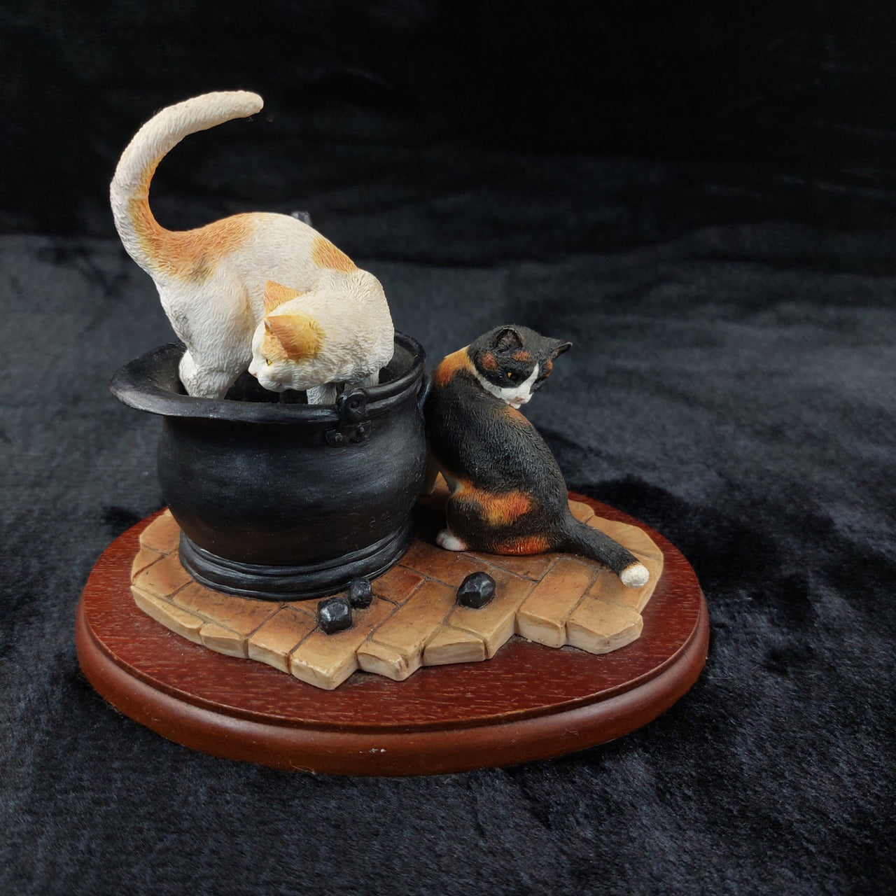 Border Fine Arts A20872 Sweep & Sooty Figurine Cats Scene James Herriot 20092
