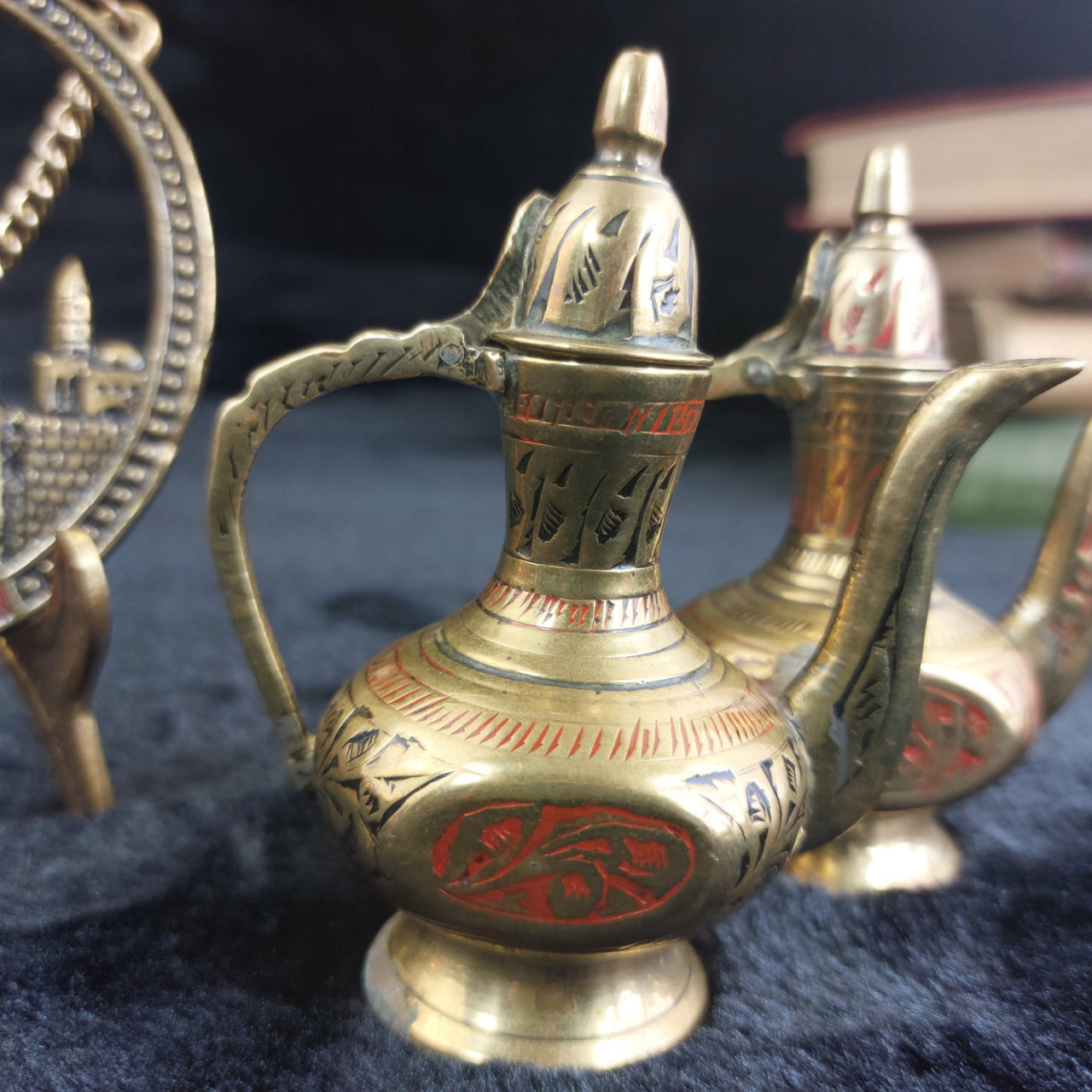 Brass Religious Jerusalem Plaque & Pic Holder & 2×Pitcher Collectable decor gold17