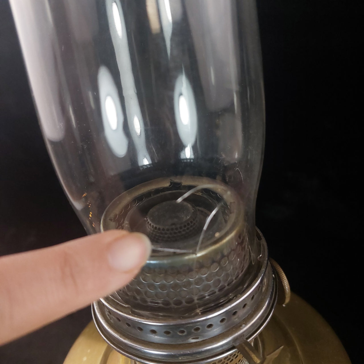 Vintage 1930`s Brass Aladdin Kerosene Parlor Lamp With Paraffin, See The Glass13