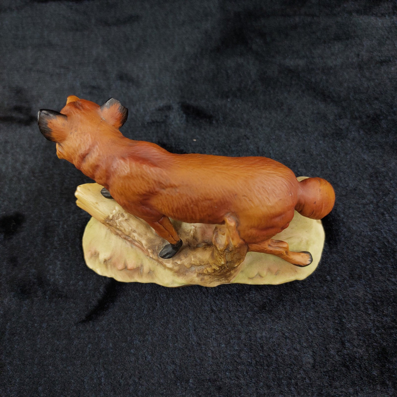 Maruri Good Red Fox Figurine Porcelain Wildlife 6" Long Hand Painted Woodland Sc2