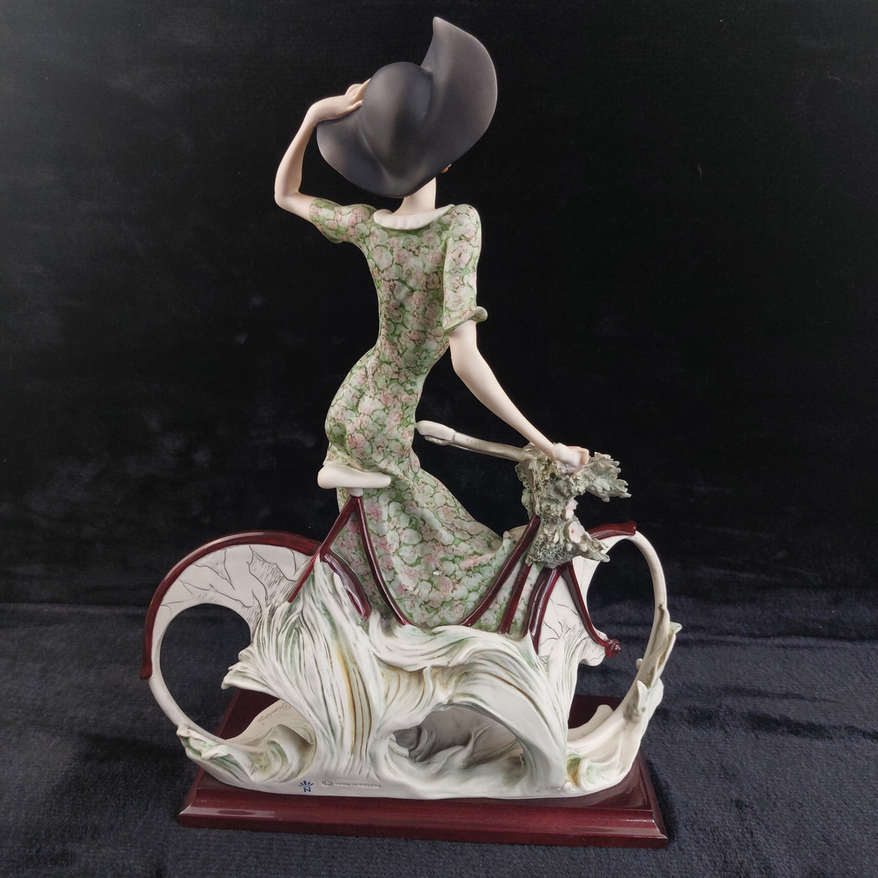 Giuseppe Armani Florence “Bicycle  Spring” Rare lady Figurine 0539C Porcelain.14