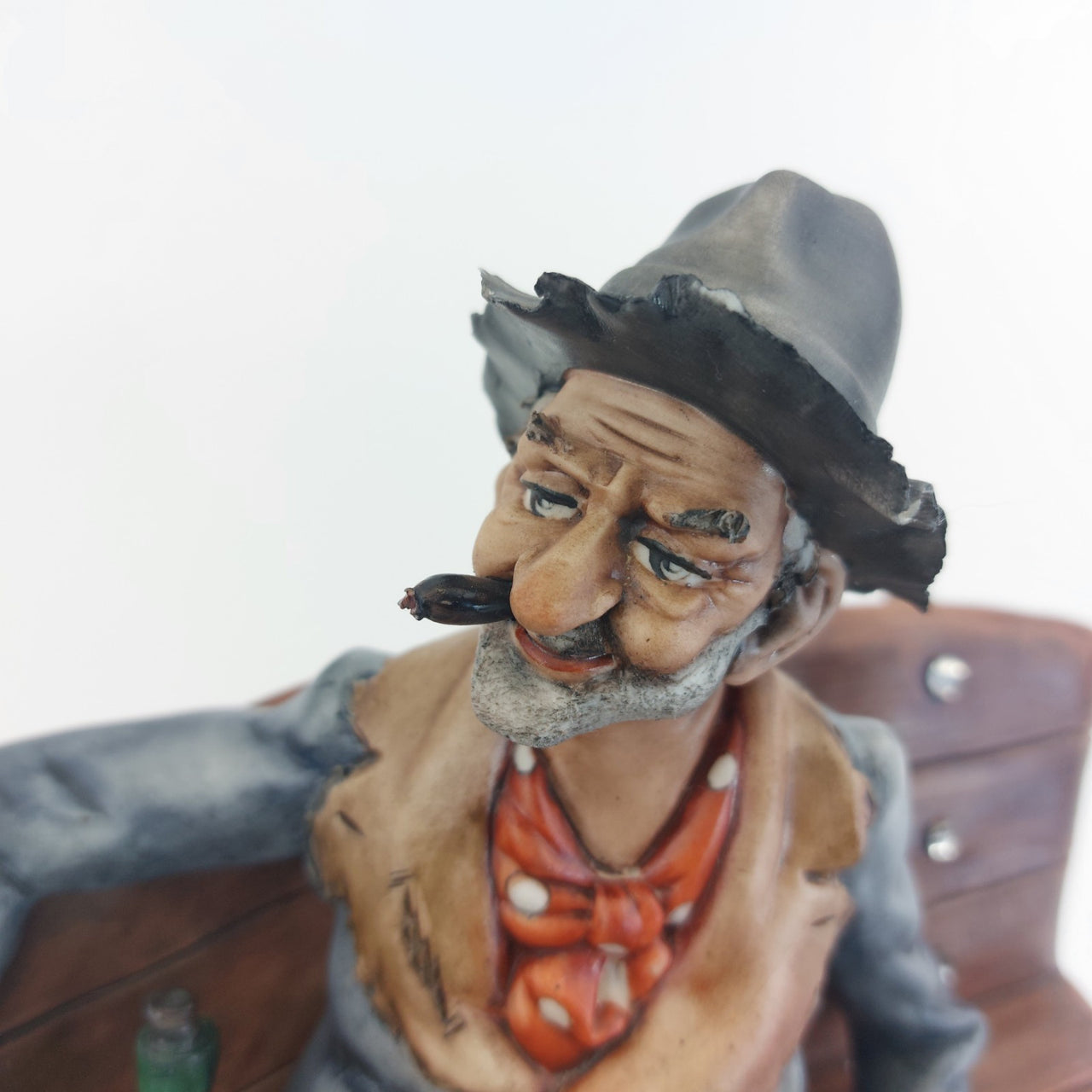 Capodimonte Figurine Old Man on Bench –6.7" Vintage Ceramic Italian Sculpture13