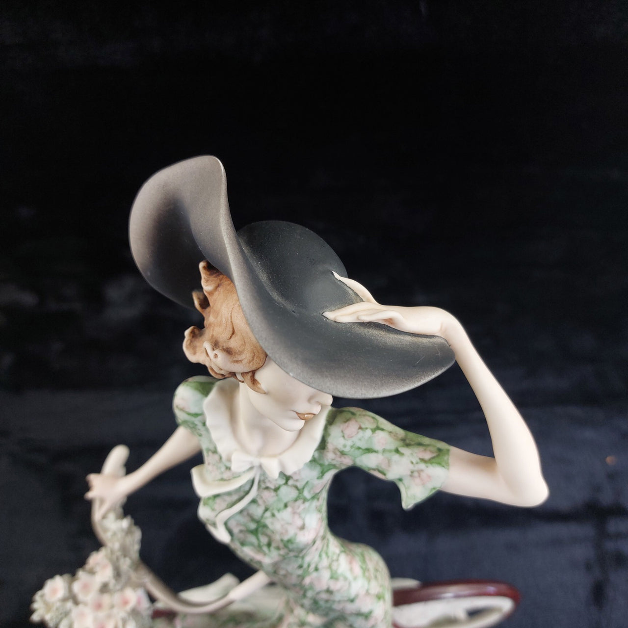 Giuseppe Armani Florence “Bicycle Spring” lady Rare Figurine 0539C Porcelain.9