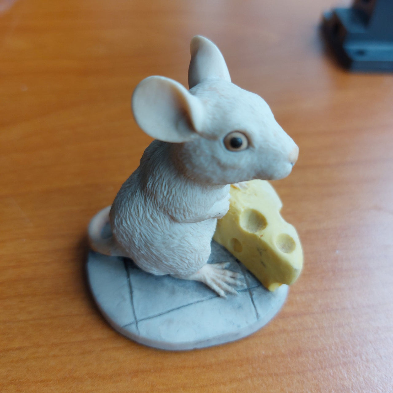 Border Fine Arts First Friends FF5 – 1989 Mouse with Cheese Figurine gift13