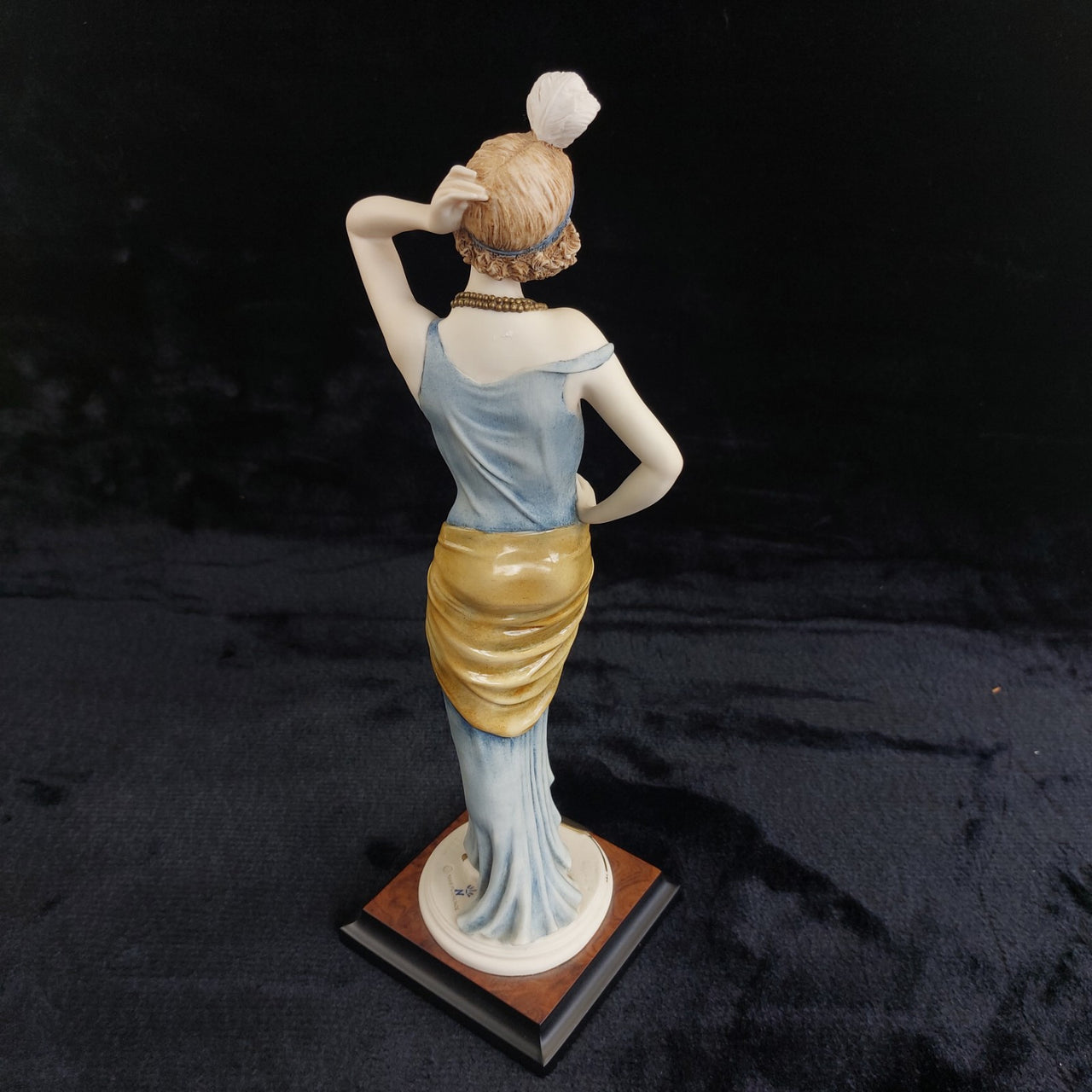 Florence Figurine Regine Armani Damina con Collana Italy 13" decor luxury10