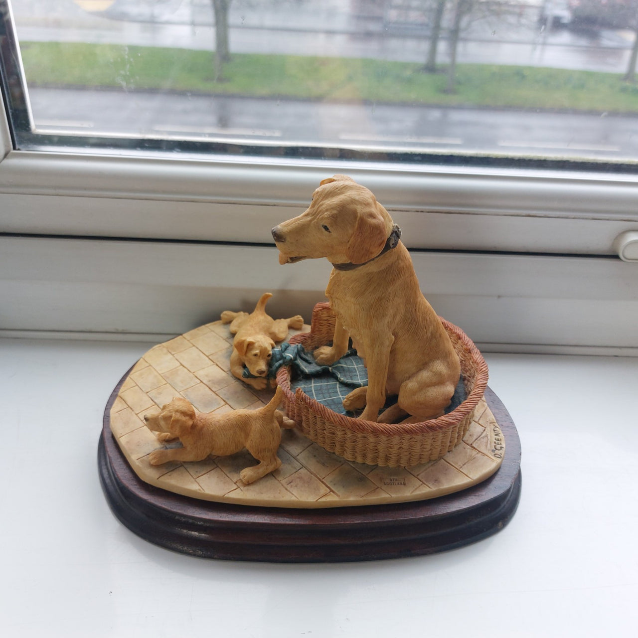 Border Arts Fine Golden Labrador & Pups signed D.Geenty 1980 decor bookshelf.16