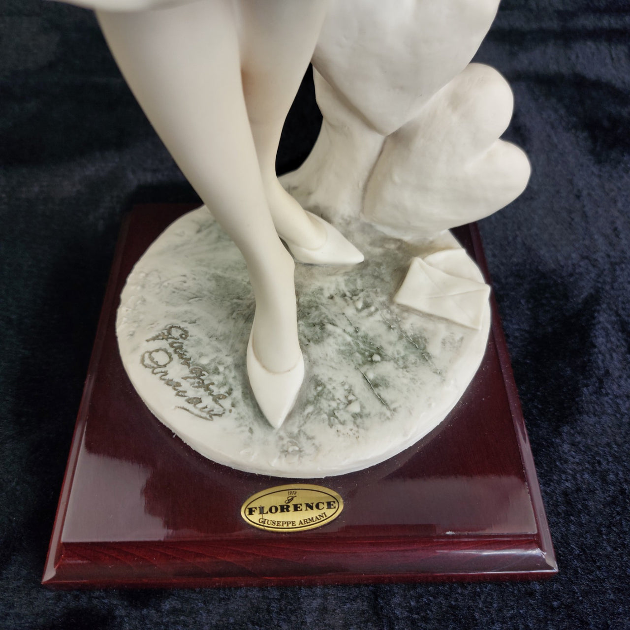 Florence In Love Figurine Armani 0382-F Girl with Rose & Letter 16" Porcelain6