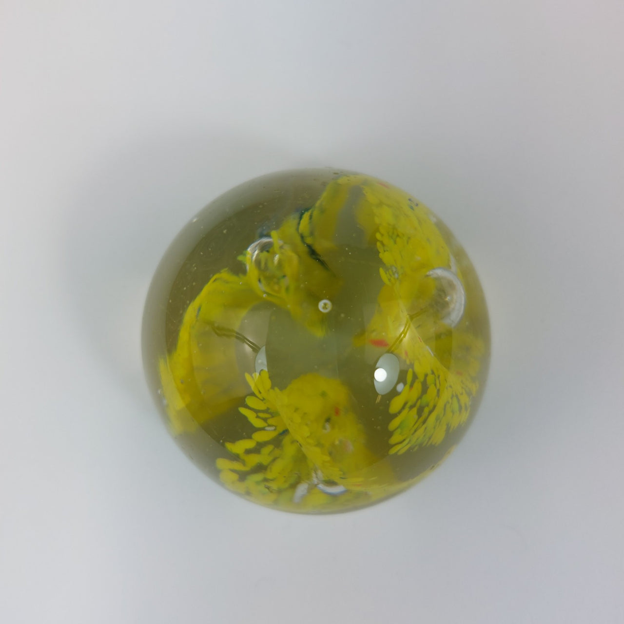 Art Glass Paperweight –Vintage White & Yellow Flowers with Bubbles Ornament deco6