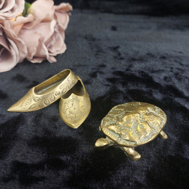 Vintage Brass Trinket & astray Set Hinged Turtle Box & Engraved Shoes Decor.1