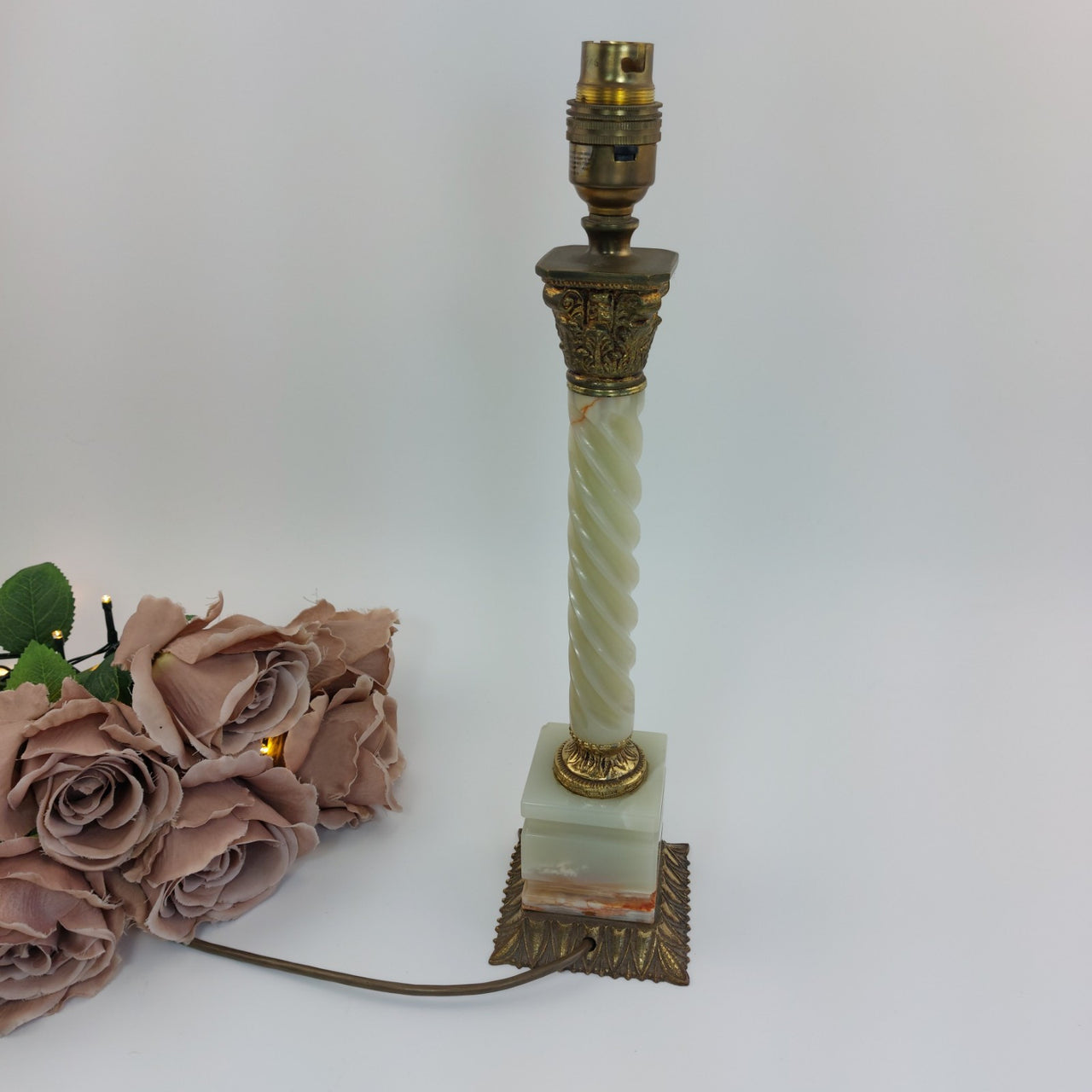 Stunning Marble & Brass large Table Lamp – 15" Tall, Ornate Design9