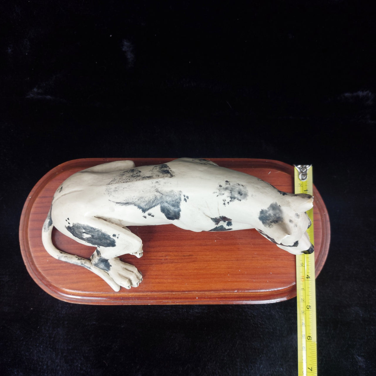 RARE Vintage White & Black Ceramic Figurine Dog   Husky Shepherd on Wooden Base17